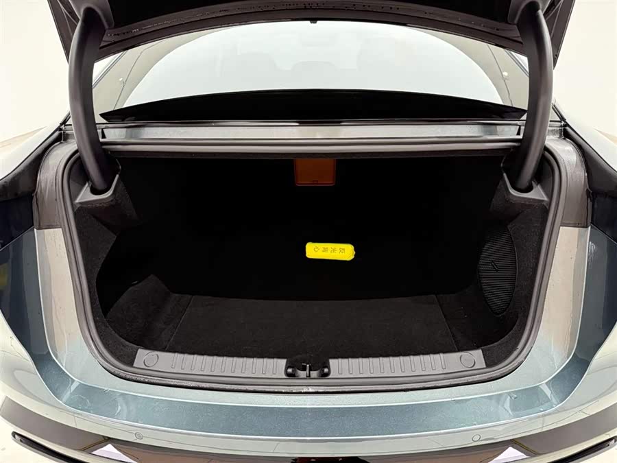 BYD HanL 2025 #15 BYD HanL 2025 car image #15