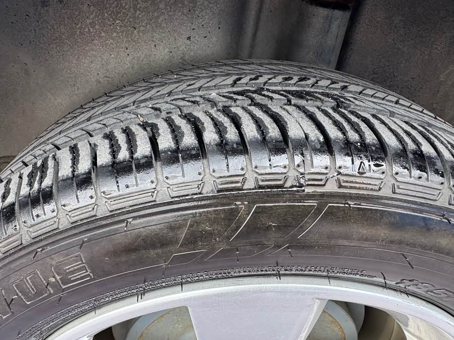 Skoda Rapid 2015 car image #15