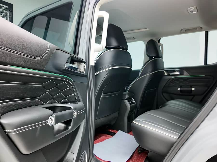 Tank 300 2025 #15 Tank 300 2025 car image #15