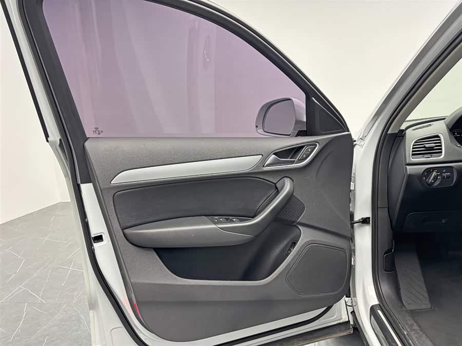 Audi Q3 2017 #15 Audi Q3 2017 car image #15