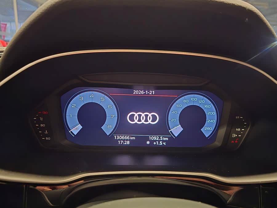Audi Q3 2020 car image #15