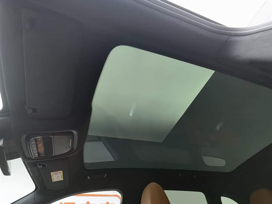 Xpeng G9 2025 car image #15