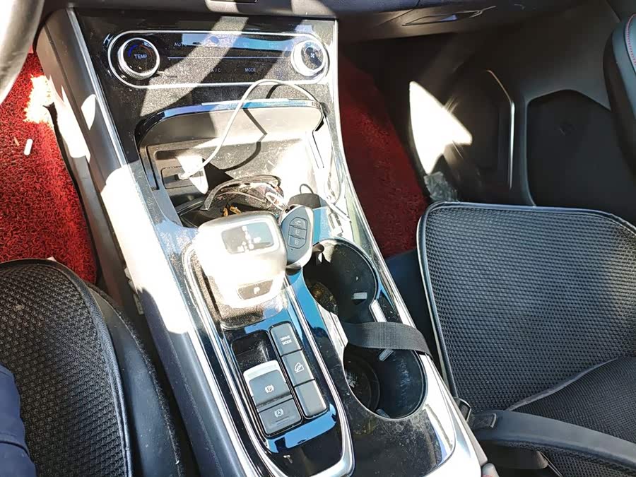 Forthing T5 EVO 2022 car image #15
