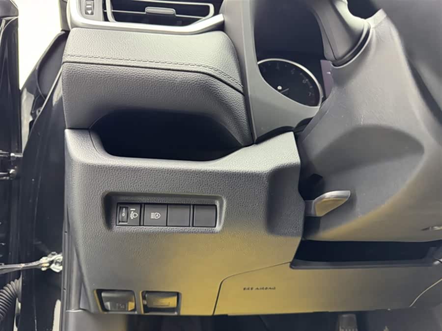 Toyota RAV4 2022 car image #15