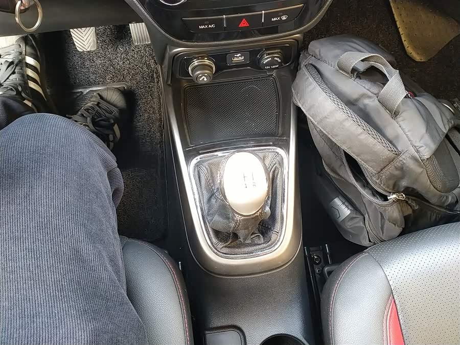 Changan CS15 2017 صورة سيارة #15