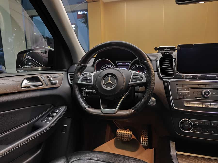 Mercedes-Benz GLE Class 2016 car image #15