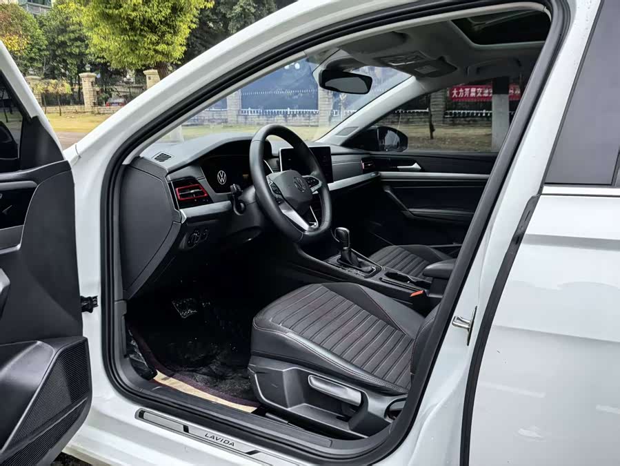 Volkswagen Lavida 2024 car image #15