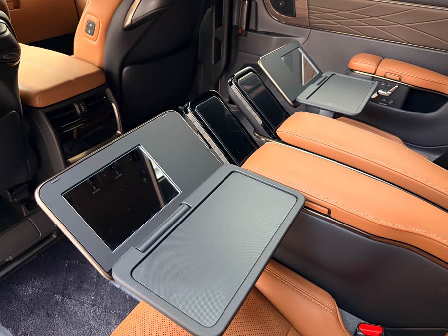 Toyota Alphard 2024 car image #15