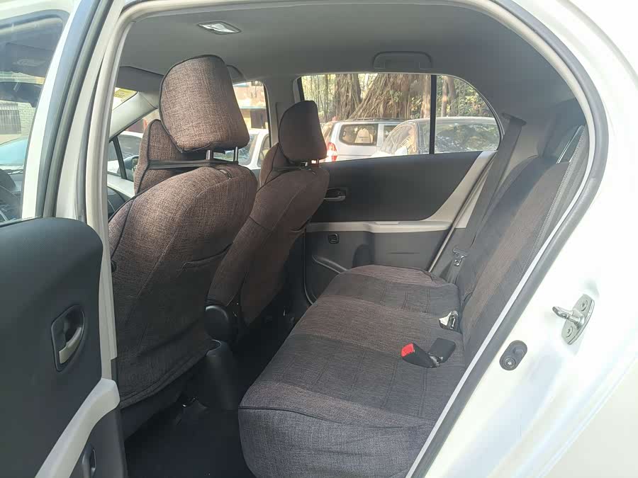 Toyota Yaris 2011 imagen de coche #15