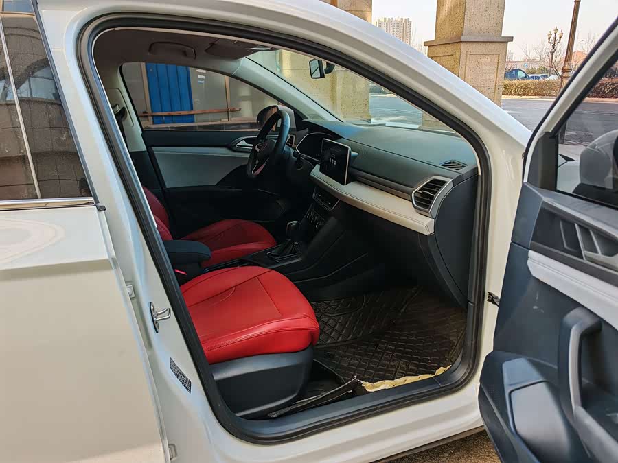 Volkswagen Tharu 2023 car image #15
