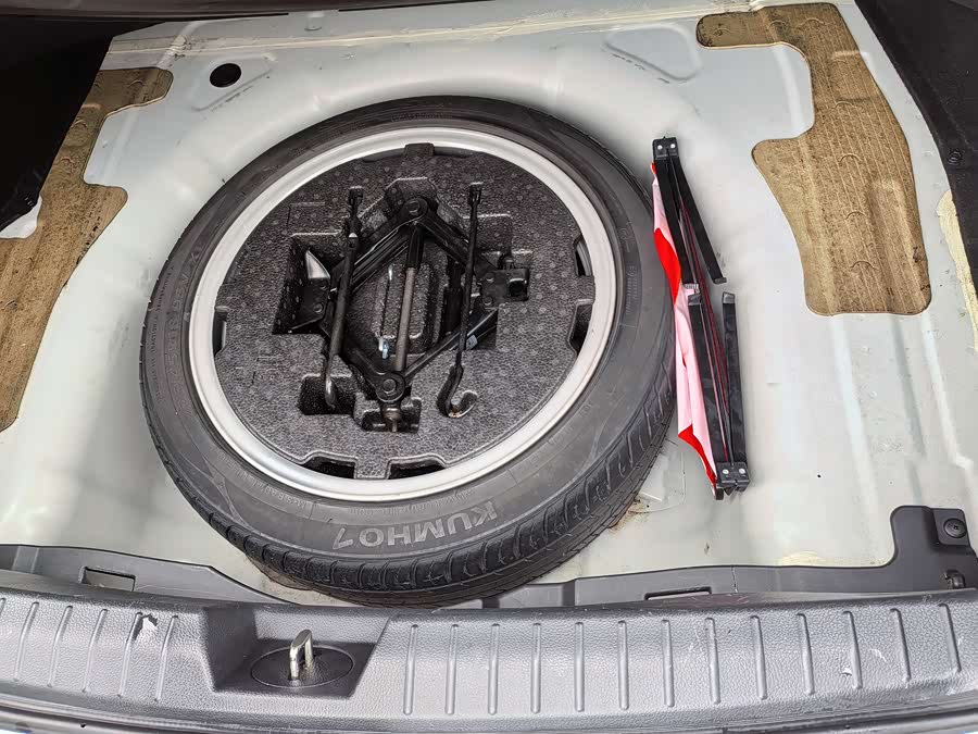 Kia K5 2015 car image #15