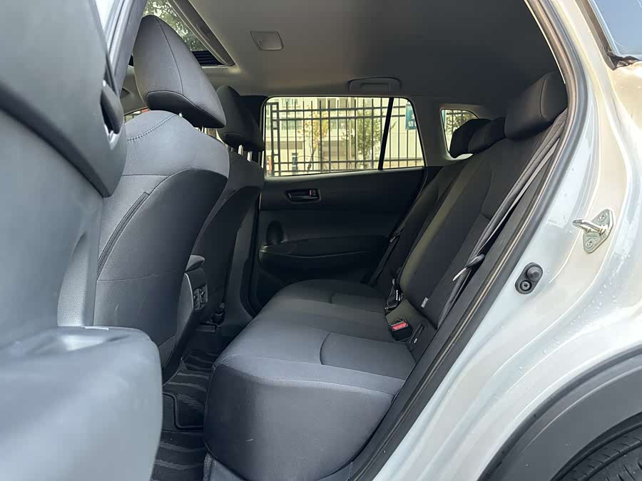 Toyota Corolla Cross 2025 immagine di auto #15