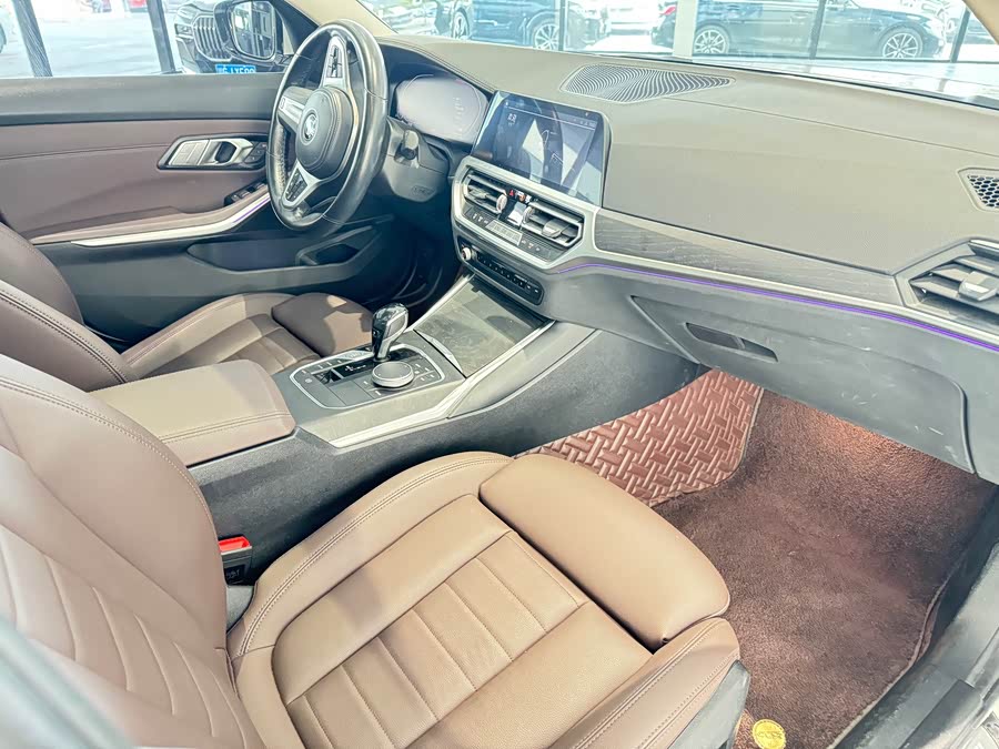 BMW 5 Series 2019 car image #15