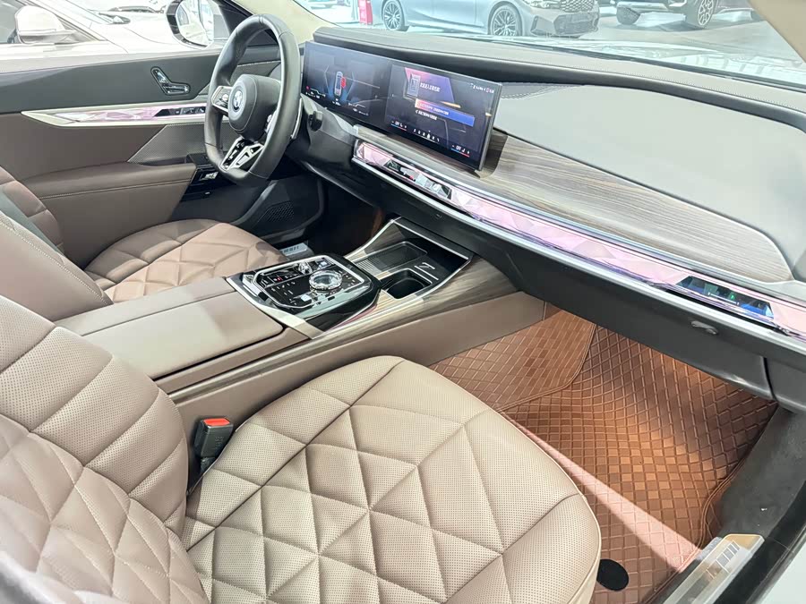 BMW 7 Series 2024 car image #15
