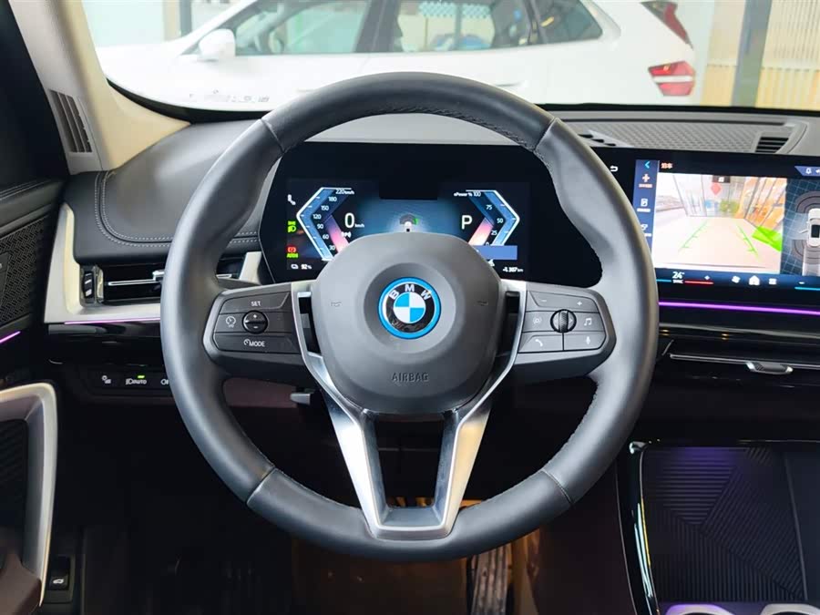 BMW iX1 2025 صورة سيارة #15