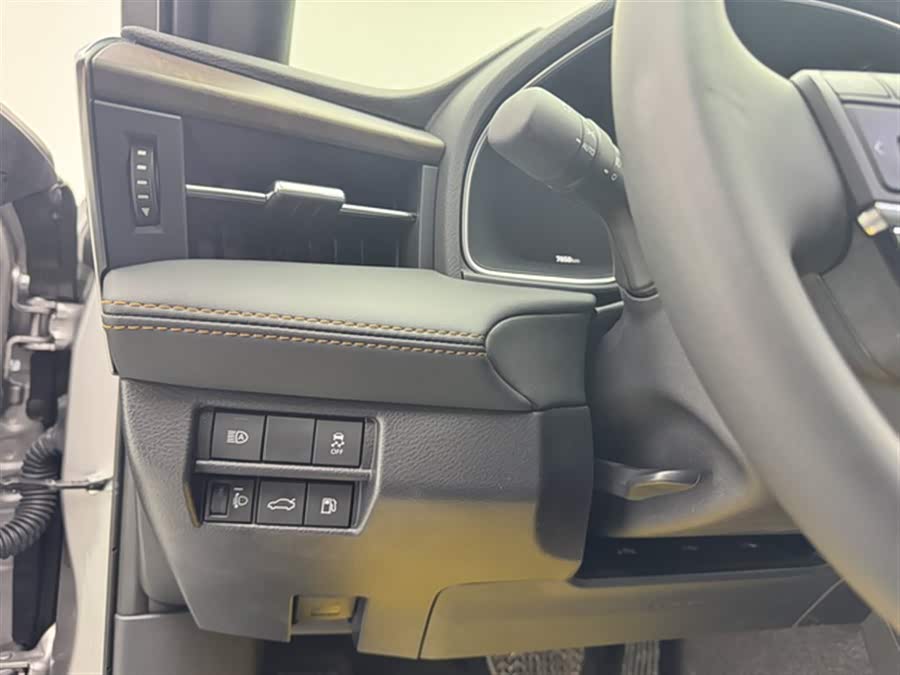 Toyota Avalon 2025 car image #15