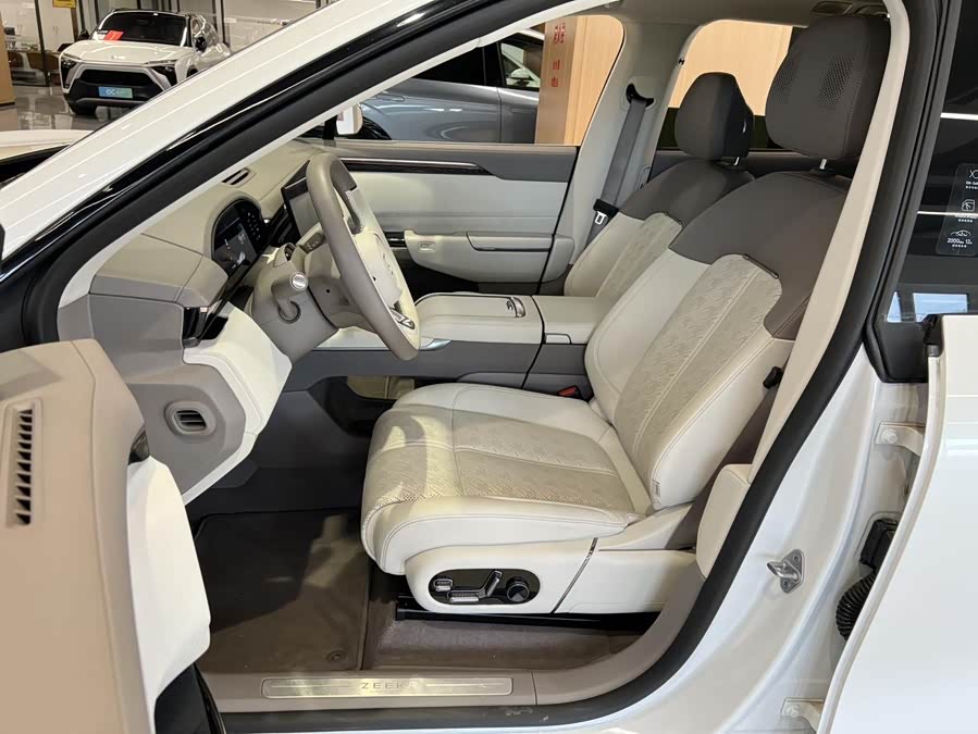 Zeekr 7X 2024 car image #15