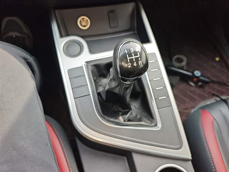 Forthing T5 2021 imagem de carro #15