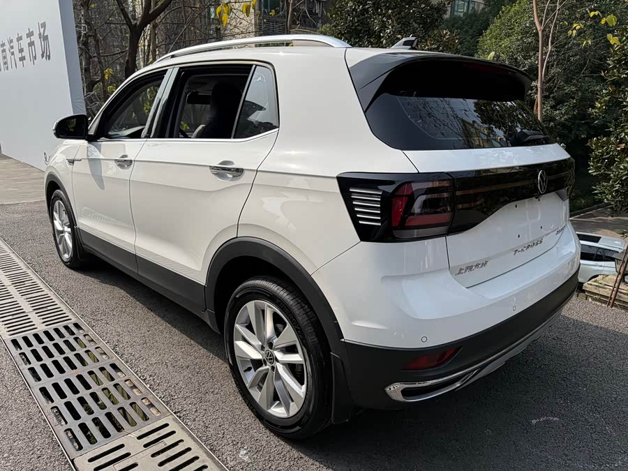 Volkswagen T-Cross 2021 #15 Volkswagen T-Cross 2021 car image #15