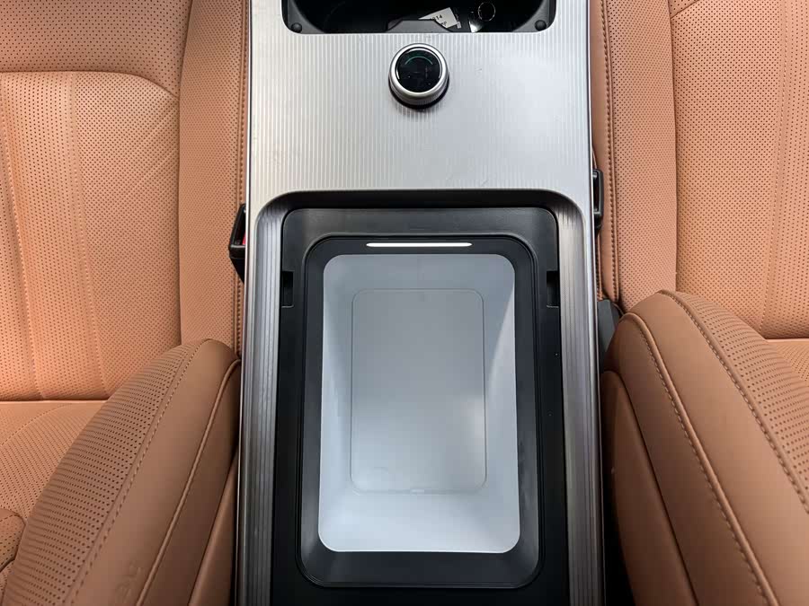 BYD HanL 2025 #15 BYD HanL 2025 car image #15