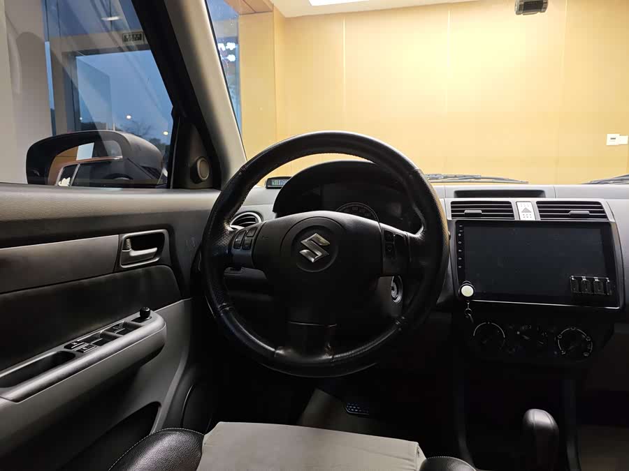 Suzuki Swift 2015 car image #15