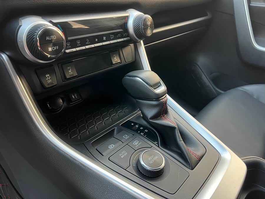 Toyota RAV4 Hybird E+ 2022 #15 Toyota RAV4 Hybird E+ 2022 صورة سيارة #15