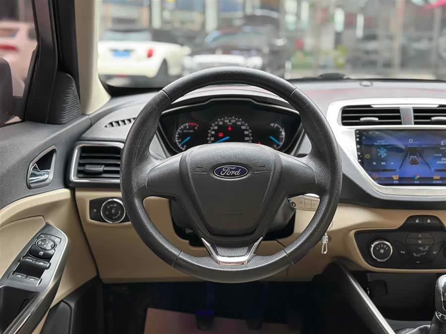 Ford Escort 2018 car image #15