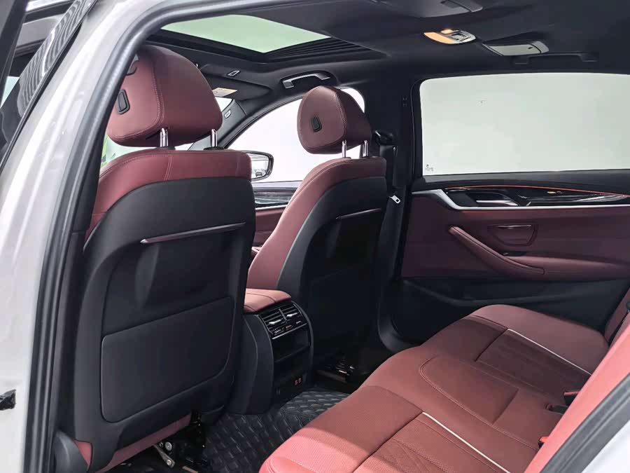 BMW 5 Series 2024 #15 BMW 5 Series 2024 car image #15