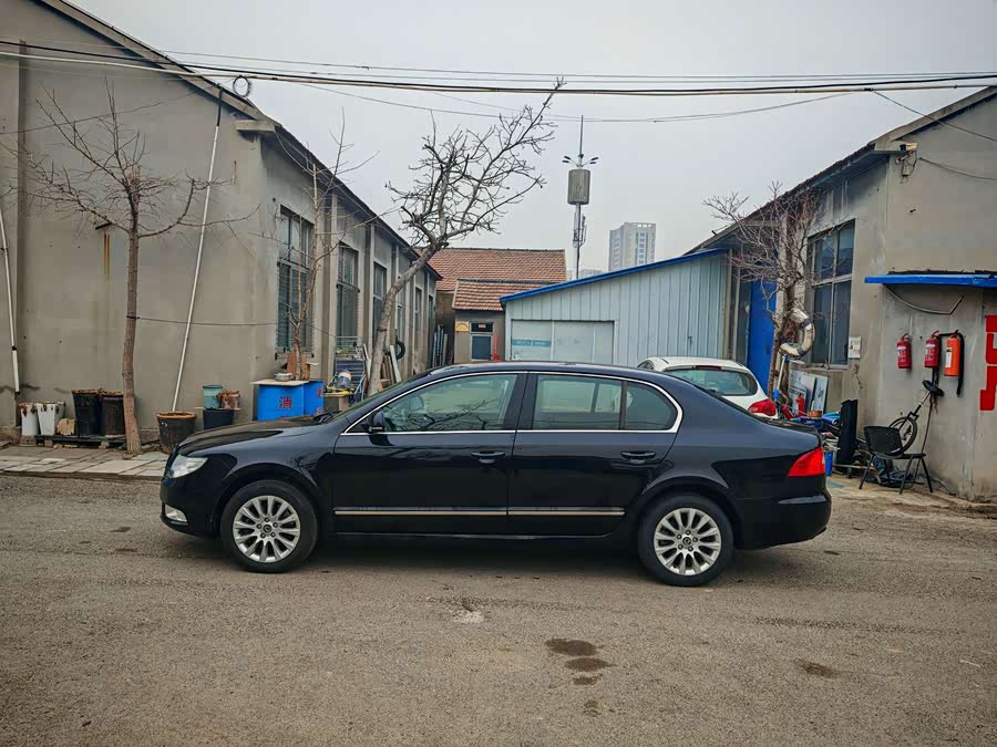 Skoda Superb 2012 صورة سيارة #15