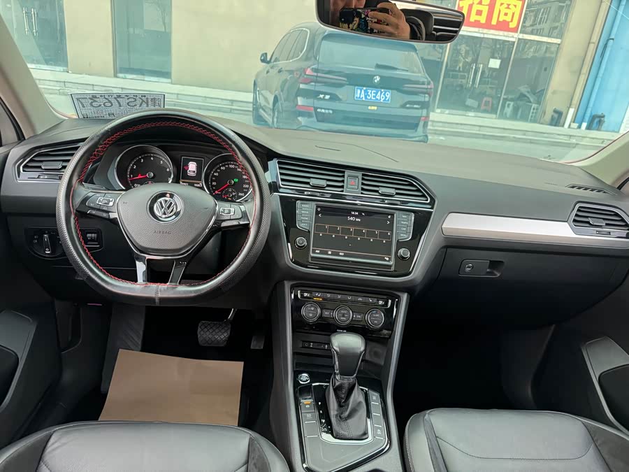 Volkswagen Tiguan L 2018 car image #15