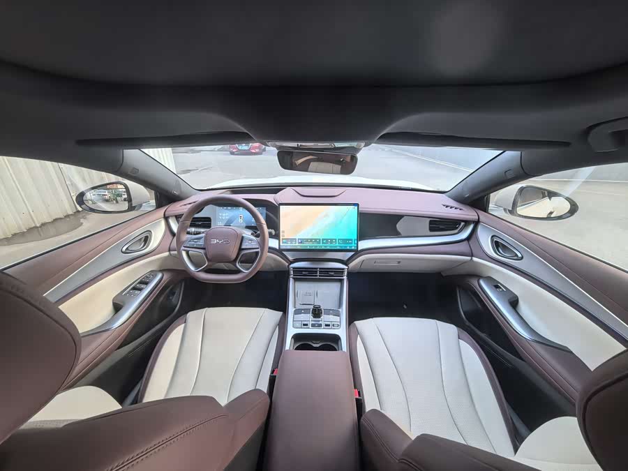 BYD Seal 07 DM-i 2025 immagine di auto #15