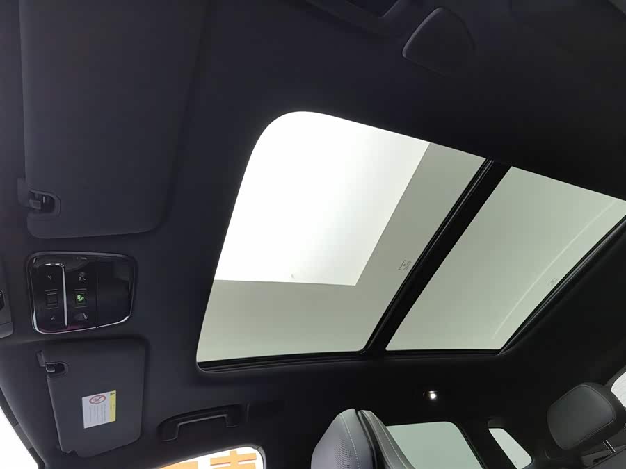 Lynk & Co 08 EM-P 2024 car image #15
