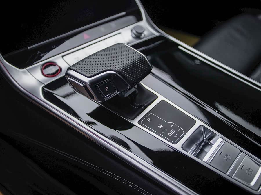 Audi RS 6 2021 immagine di auto #15