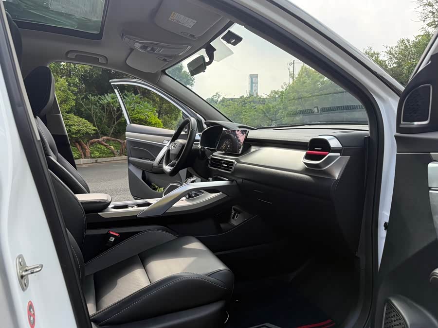 GEELY Coolray 2019 car image #15