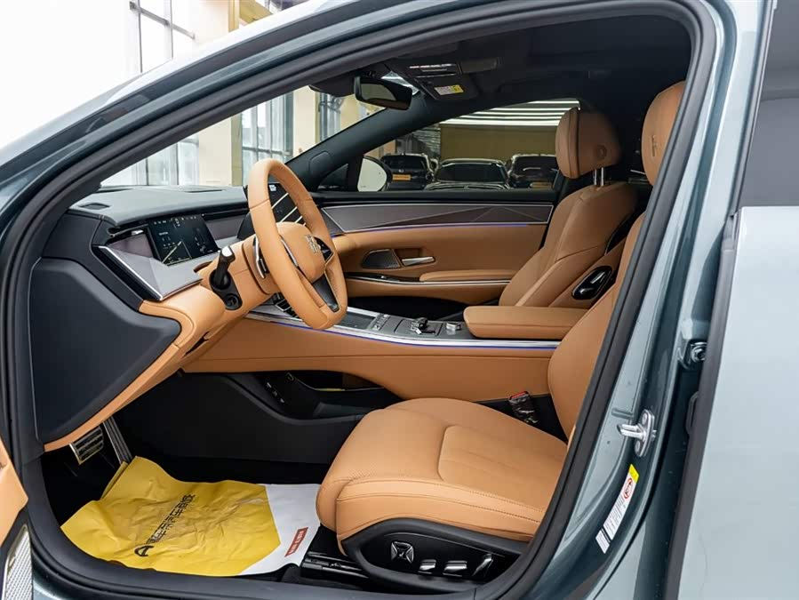 BYD HanL 2025 #15 BYD HanL 2025 car image #15