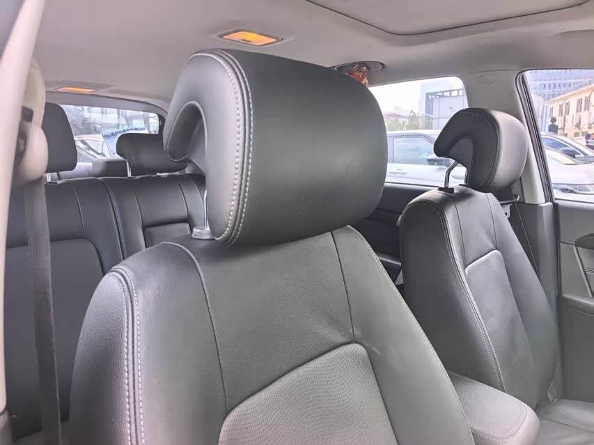 Chevrolet Captiva 2016 car image #15