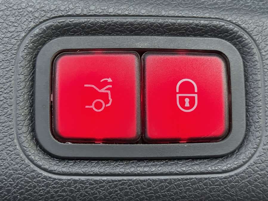 Mercedes-Benz E Class 2020 car image #15