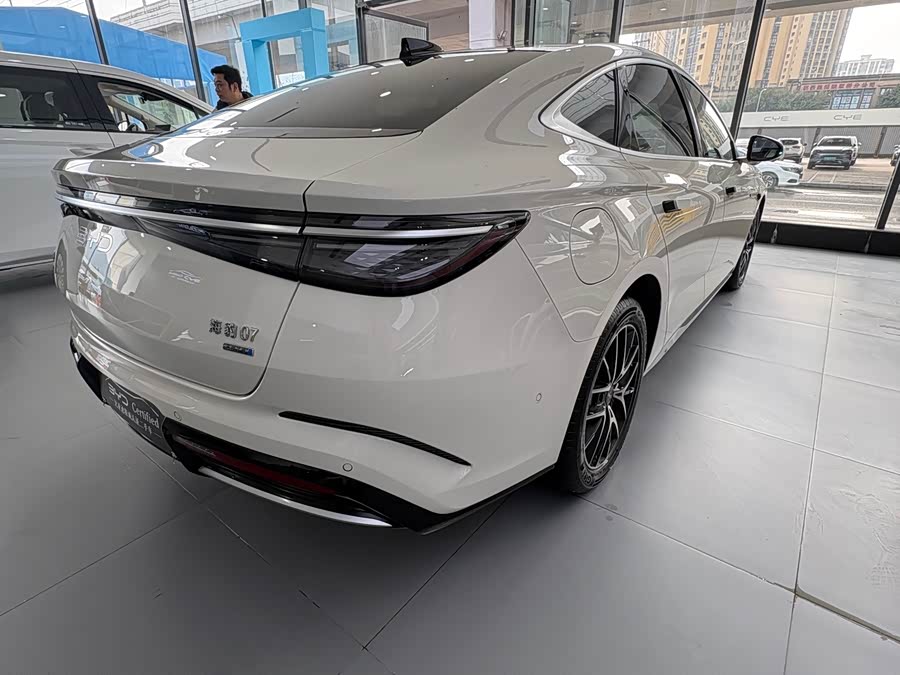 BYD Seal 07 DM-i 2025 car image #15