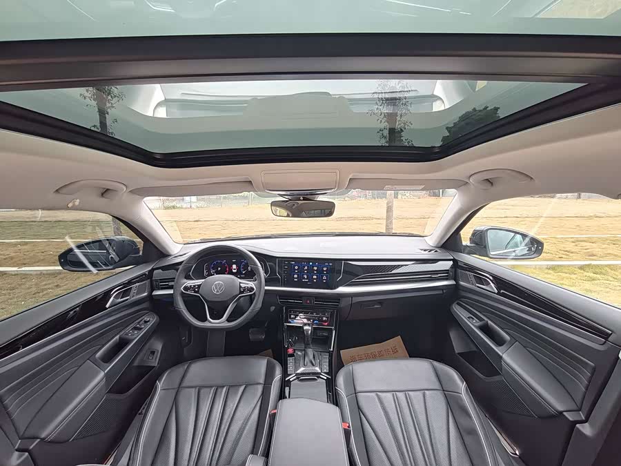 Volkswagen Passat 2023 car image #15