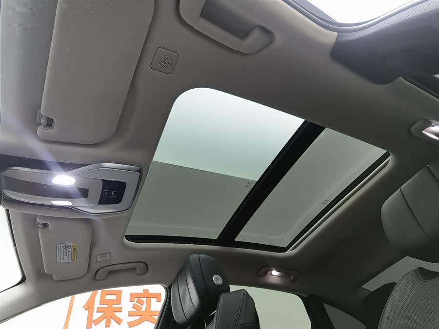 HongQi H9 2023 car image #15