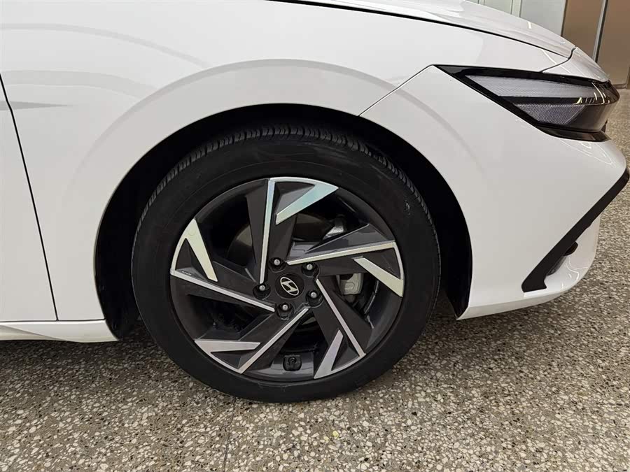 Hyundai Elantra 2023 car image #15
