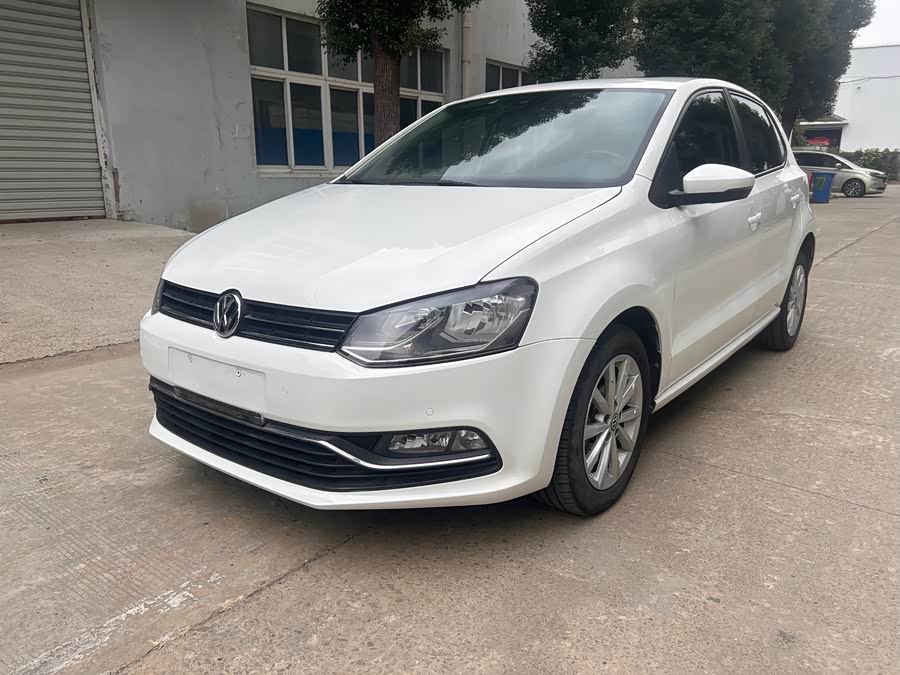 Volkswagen Polo 2015 car image #15