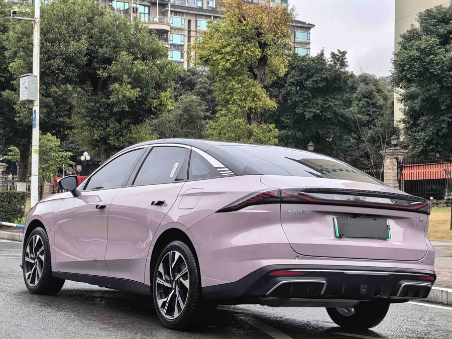 GEELY 2024 #15 GEELY 2024 car image #15