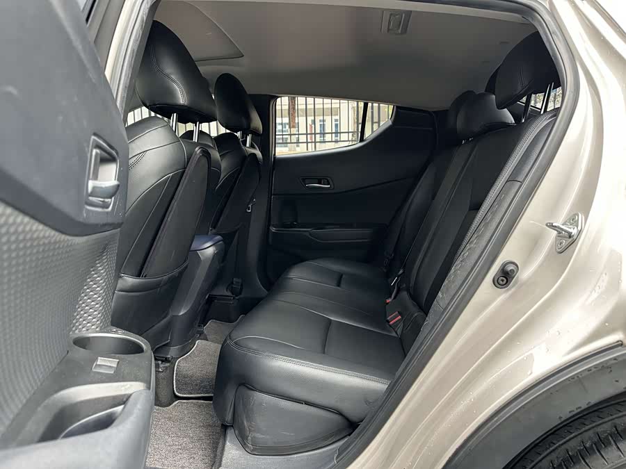 Toyota C-HR 2021 car image #15