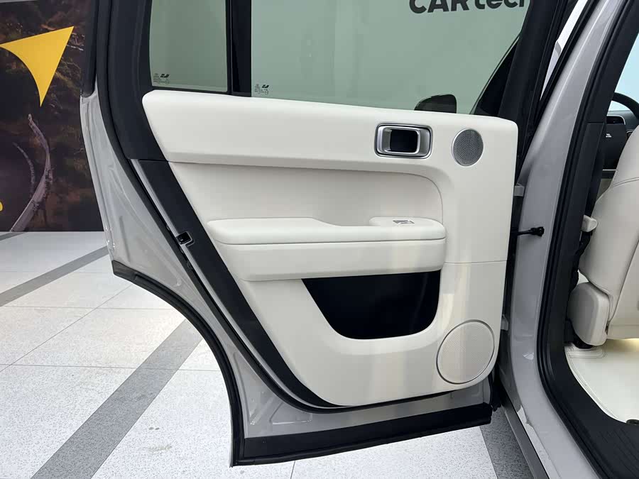 Li L6 2025 imagen de coche #15