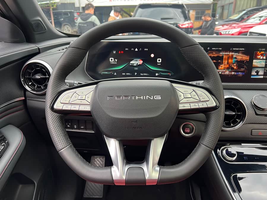 Forthing JOYEAR X6 2018 car image #15