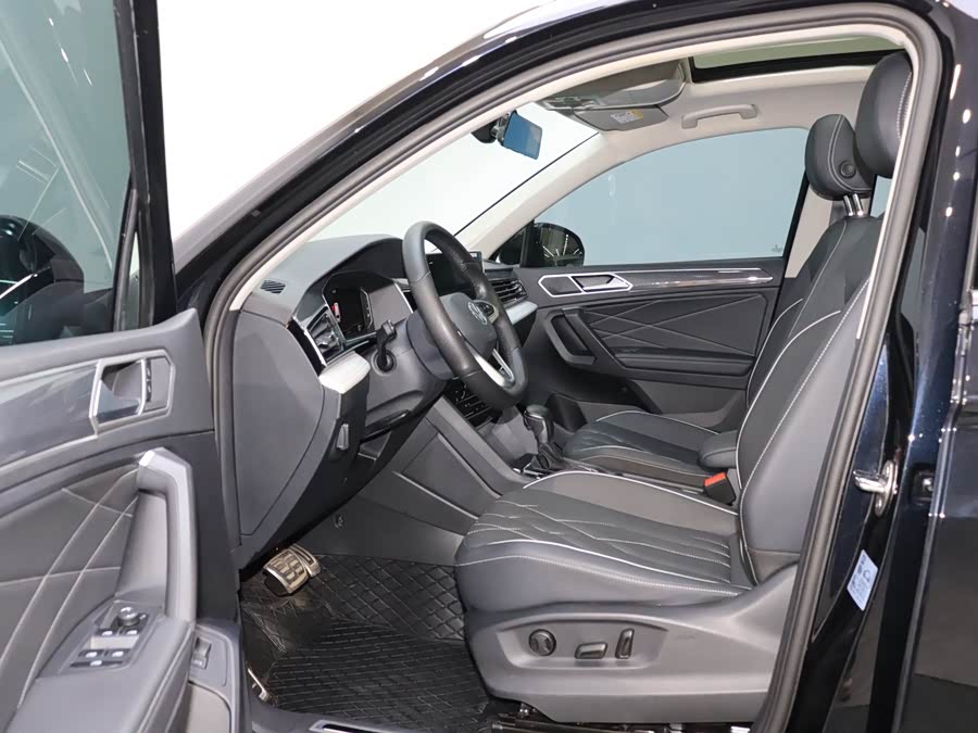 Volkswagen Tiguan L 2023 #15 Volkswagen Tiguan L 2023 car image #15