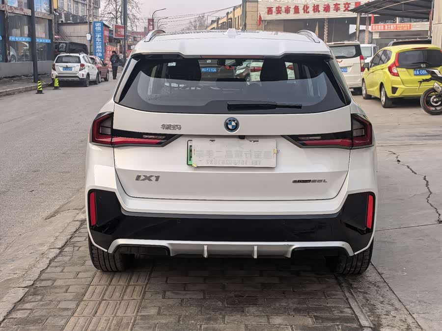 BMW iX1 2025 #15 BMW iX1 2025 car image #15