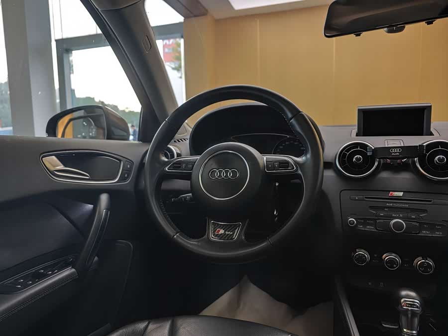 Audi A1 2013 car image #15