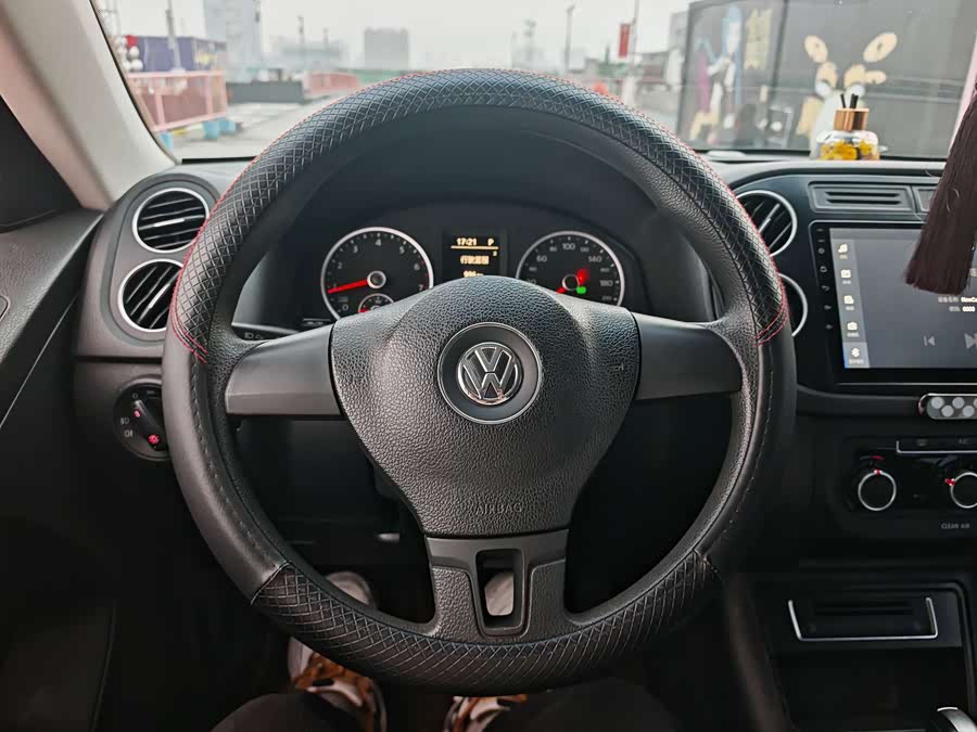 Volkswagen Tiguan 2016 car image #15